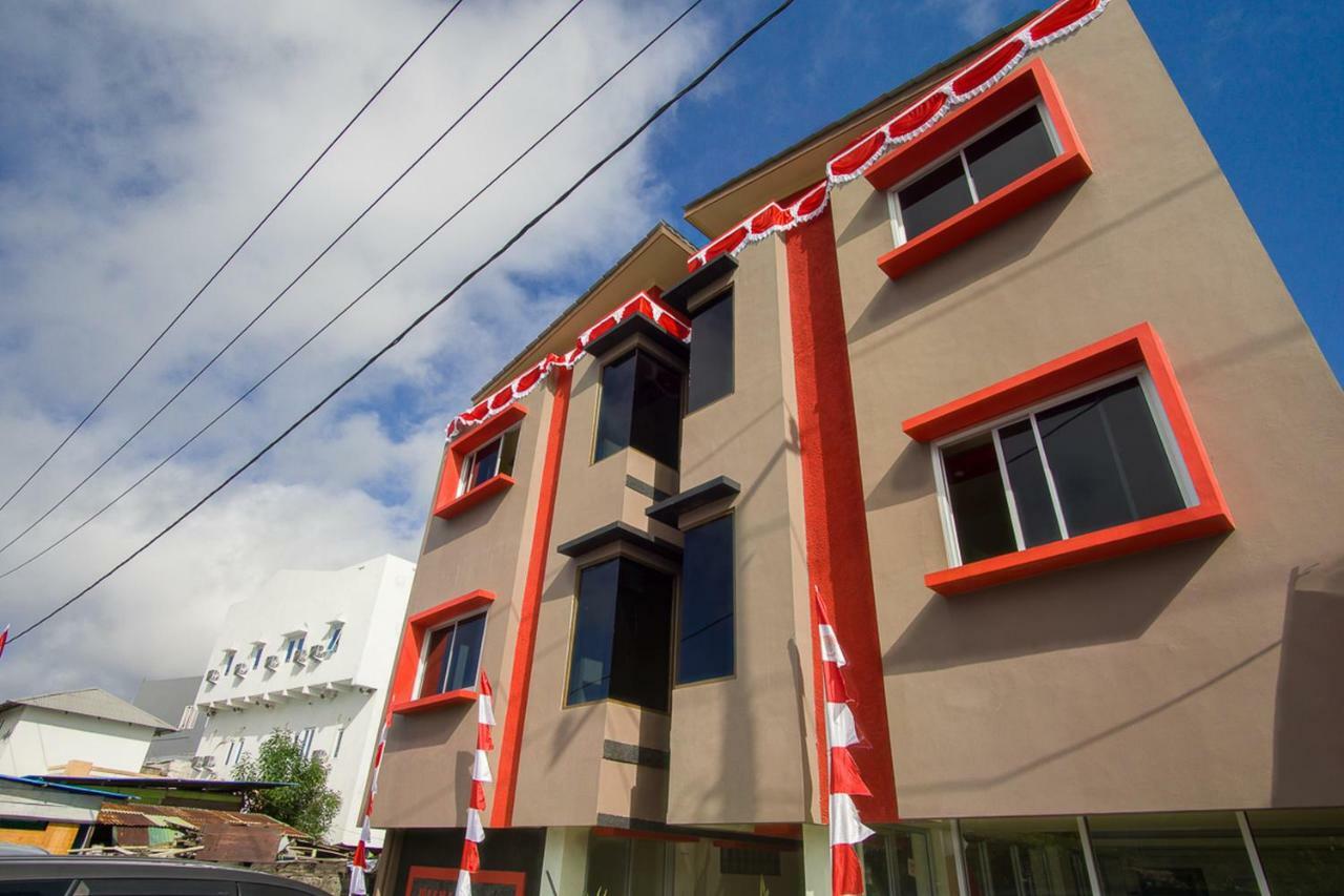 Reddoorz Near Taman Kota Ternate Hotell Exteriör bild