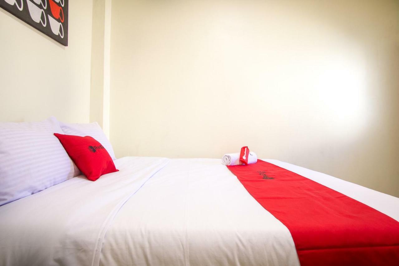 Reddoorz Near Taman Kota Ternate Hotell Exteriör bild